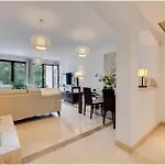 2 Bedrooms - Sleeps 4 - Garden And Pool With View شقة بينهافيس