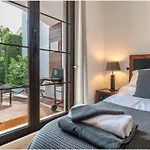 2 Bedrooms - Sleeps 4 - Garden And Pool With View شقة بينهافيس
