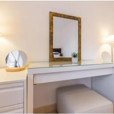 2 Bedrooms - Sleeps 4 - Garden And Pool With View Apartment