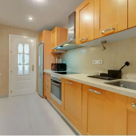 2 Bedrooms - Sleeps 4 - Garden And Pool With View