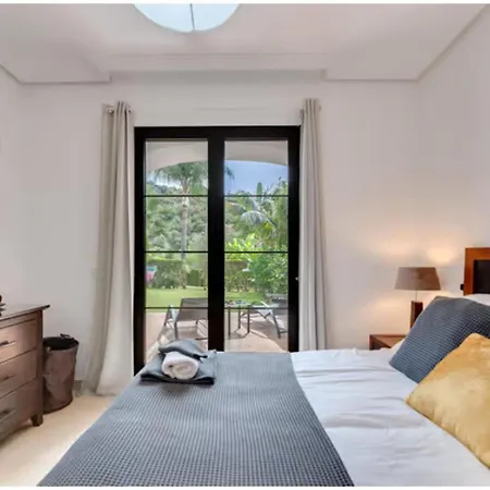 2 Bedrooms - Sleeps 4 - Garden And Pool With View Appartamento Benahavís