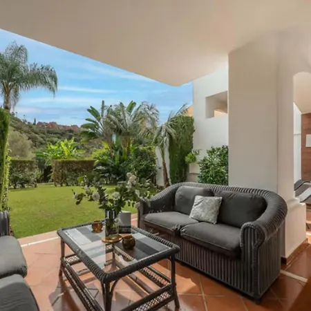 2 Bedrooms - Sleeps 4 - Garden And Pool With View *