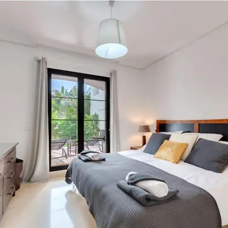 Apartment 2 Bedrooms - Sleeps 4 - Garden And Pool With View *