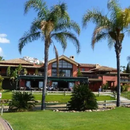 2 Bedrooms - Sleeps 4 - Garden And Pool With View Apartment Benahavis