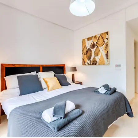 Apartment 2 Bedrooms - Sleeps 4 - Garden And Pool With View *