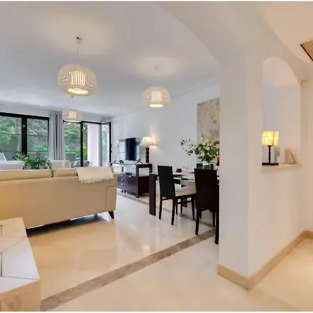 2 Bedrooms - Sleeps 4 - Garden And Pool With View Apartment Benahavis