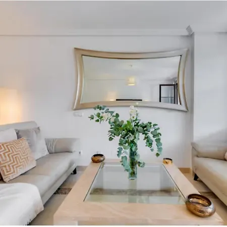 شقة 2 Bedrooms - Sleeps 4 - Garden And Pool With View
