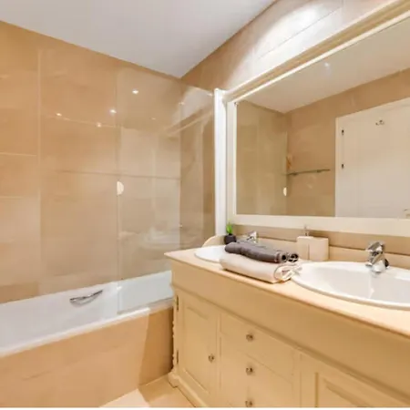 شقة 2 Bedrooms - Sleeps 4 - Garden And Pool With View *