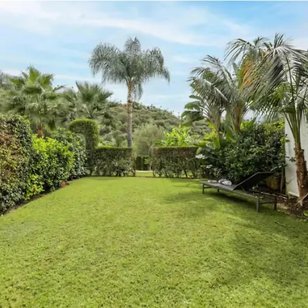 2 Bedrooms - Sleeps 4 - Garden And Pool With View